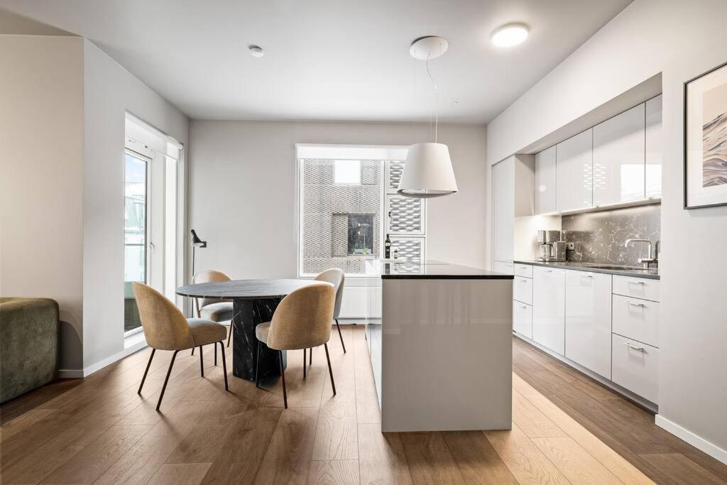 Private Lux 2Br & 2Ba City Center With Free Parking Reykjavík Exterior foto