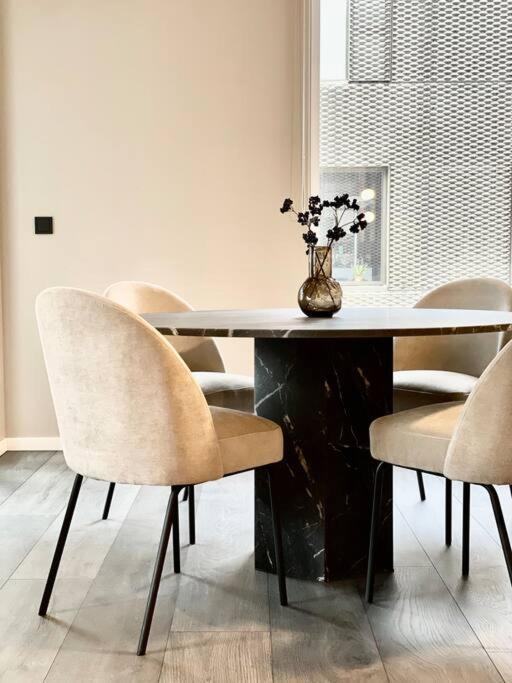 Private Lux 2Br & 2Ba City Center With Free Parking Reykjavík Exterior foto