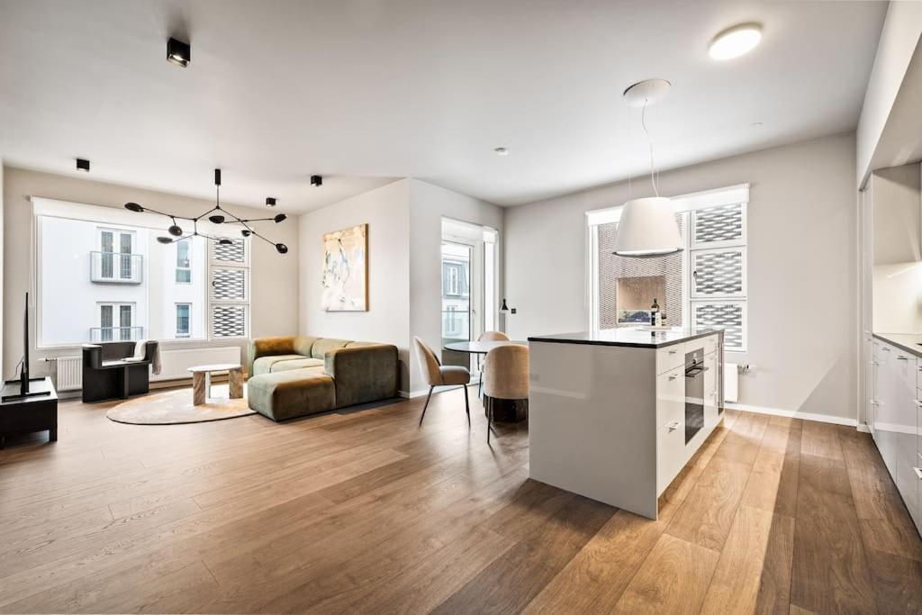 Private Lux 2Br & 2Ba City Center With Free Parking Reykjavík Exterior foto
